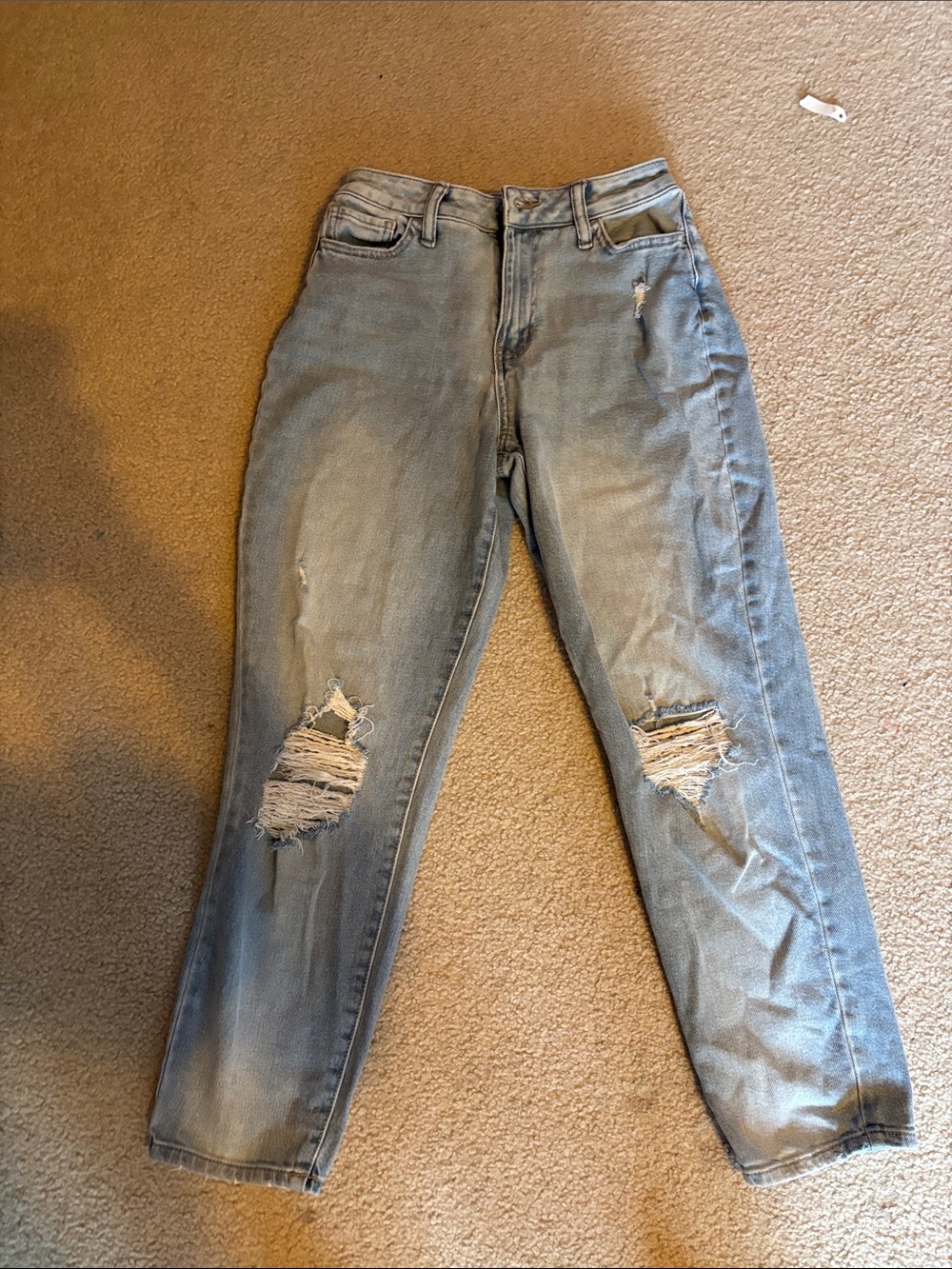 High-Waist mom Jeans - Light Blue with wholes